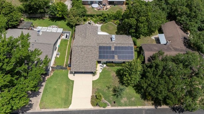 Building Photo - 2404 Coral Ridge Cir
