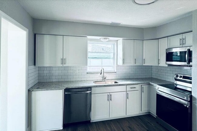 Building Photo - 1409 Franklin St