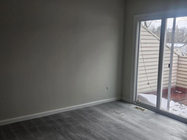 Building Photo - 1719 Julie Ct