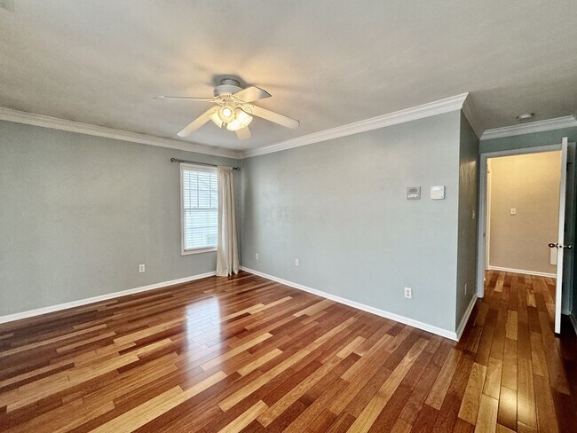 Building Photo - Beautiful 3 Bedroom Duplex by the Beach! A...
