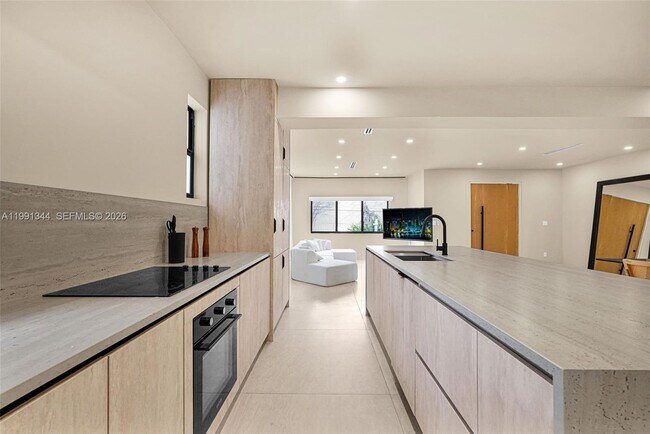 Building Photo - 4721 NW 6th Ave