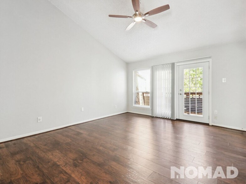 Building Photo - 2908 Country Pl Cir