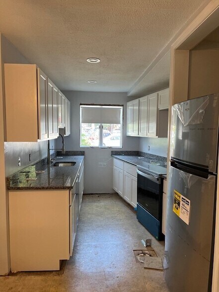 Building Photo - 46 Lowell St