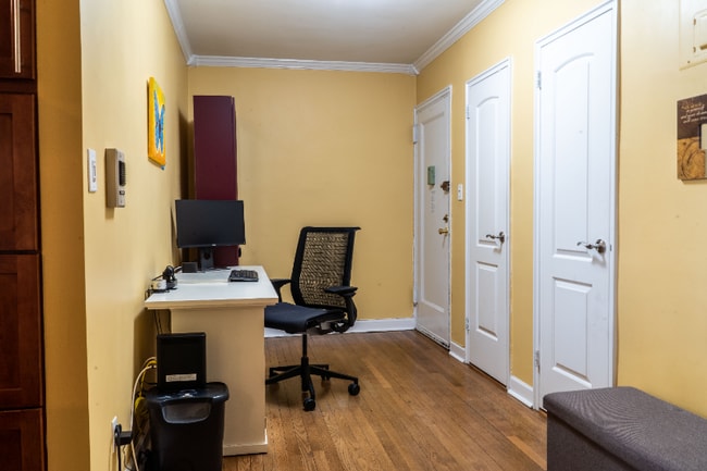 Building Photo - 5635 Netherland Ave