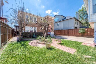 Building Photo - 1558 1/2 Castle Ct