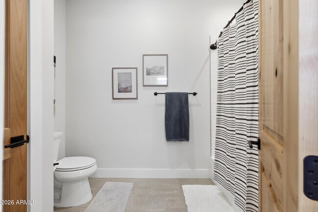 Building Photo - 6896 E Lomas Verdes Dr