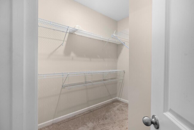 Building Photo - 44 N Payson Cv