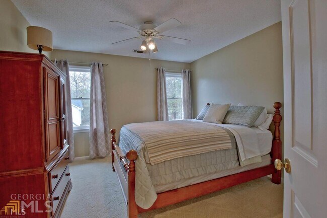 Building Photo - 404 Burgess Point