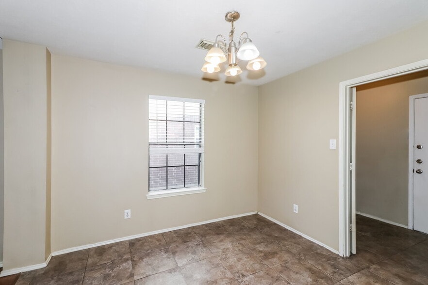 Building Photo - 6618 Sutton Meadows Dr
