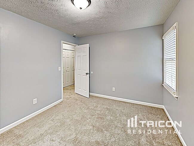 Building Photo - 1035 Peace Dr