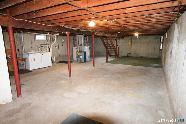 Building Photo - 17 Pinehurst Ave