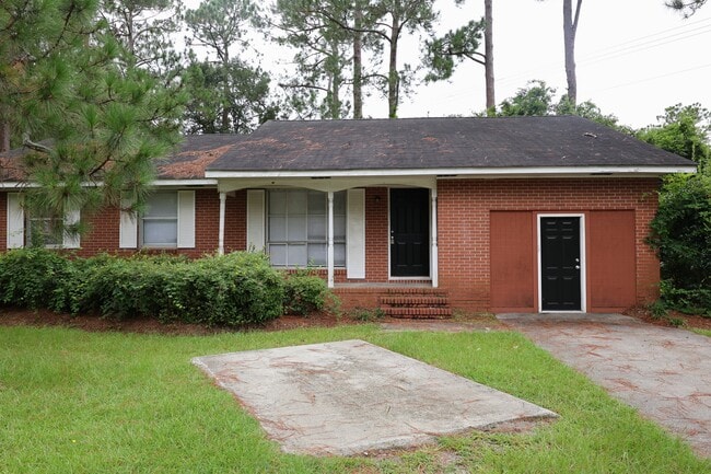 Building Photo - 104 Catherine Ave