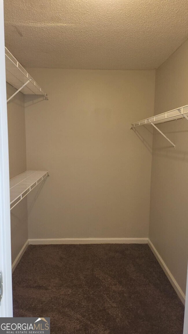 Building Photo - 4365 White Pines Ct