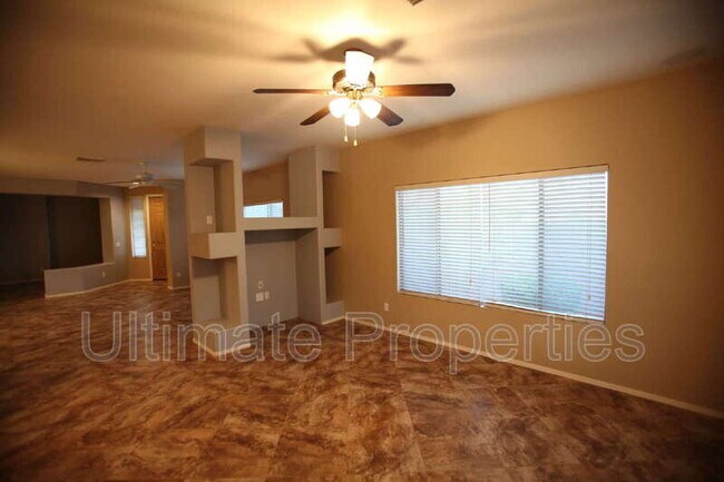 Building Photo - 9453 W Frank Ave