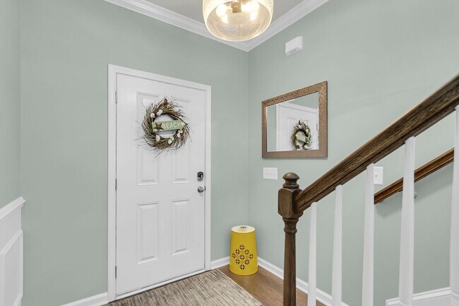 Building Photo - Fully Furnished 3 Bedroom, 2.5 Bathroom Home in Foxbank Plantation