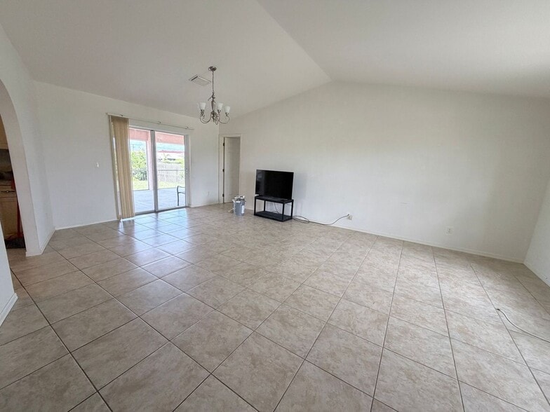 Building Photo - 3/2 Lehigh Acres