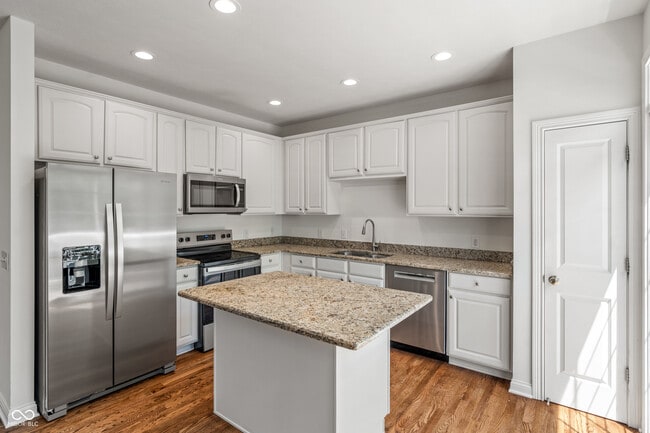 Building Photo - 12735 Edgemont Way