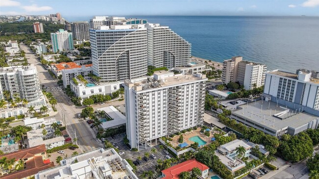 Building Photo - 336 N Birch Rd