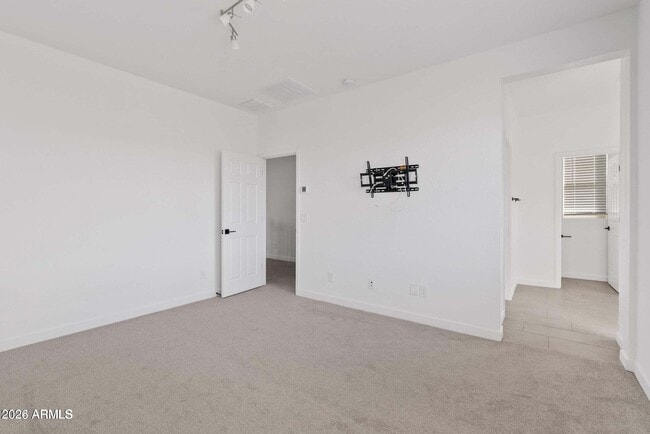 Building Photo - 9415 E Supernova Dr