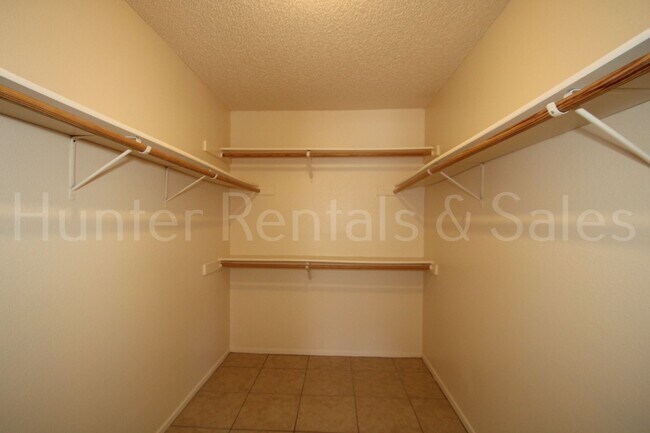 Building Photo - 2804 Derby Dr