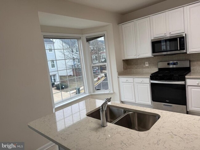 Building Photo - 43798 Virginia Manor Terrace