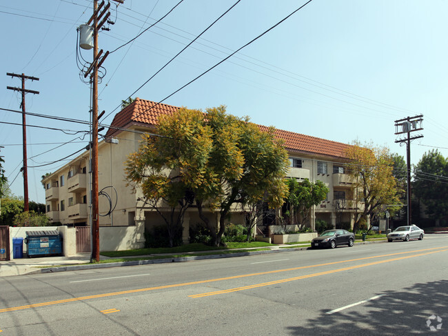 Building Photo - 15045 Magnolia Blvd