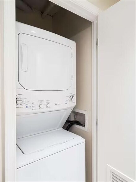 Building Photo - 2201 I St NW