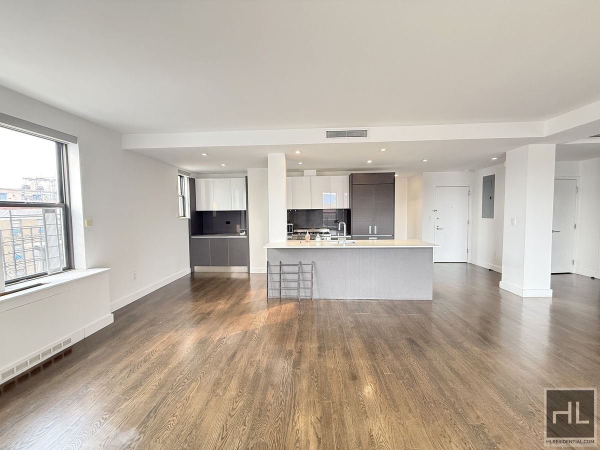 Building Photo - NO fee 4 bed 3.5 bath with Epic Views - WE...