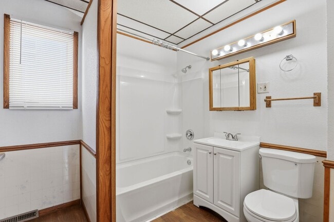 Building Photo - 1028 S 14th St