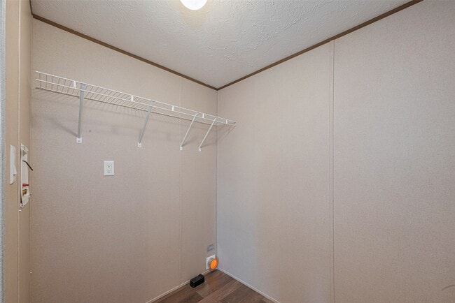 Building Photo - 929 County Rd 5806