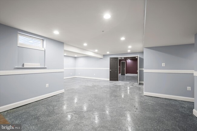 Building Photo - 8314 Sunnybrook Ct