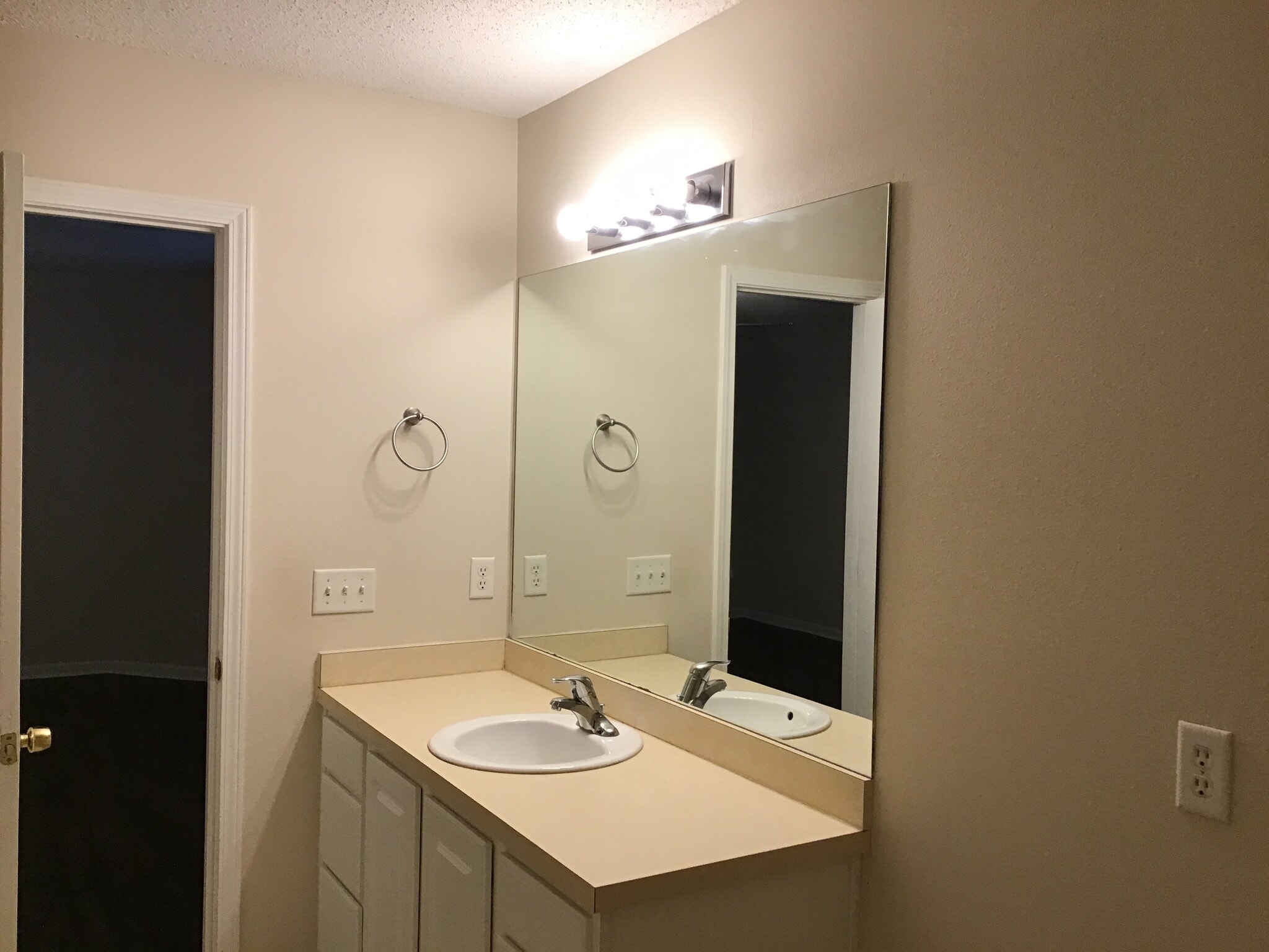 Building Photo - 7 Copperleaf Ct