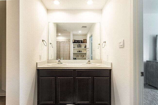 Building Photo - 5134 Jasmine Dawn Dr
