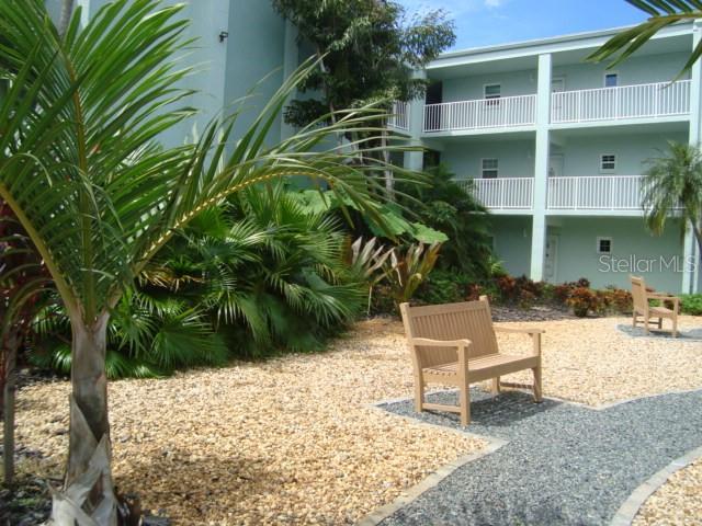Building Photo - 1706 Belleair Forest Dr