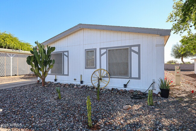 Building Photo - 11275 N 99th Ave