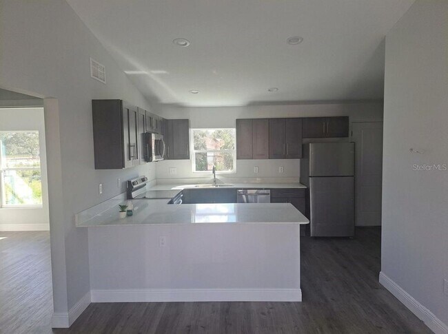 Building Photo - 312 Condor Ave