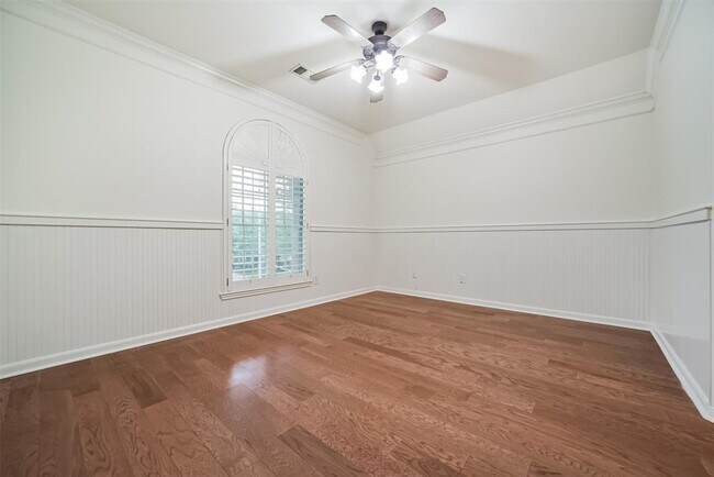 Building Photo - 14015 Falcon Heights Dr
