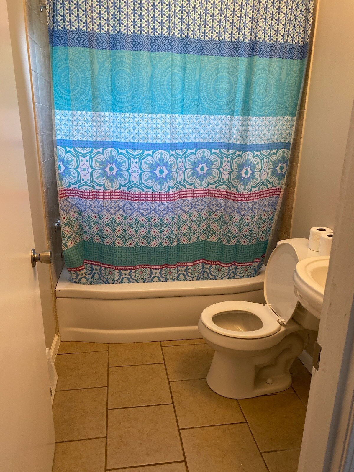 Building Photo - 319 Pleasant St