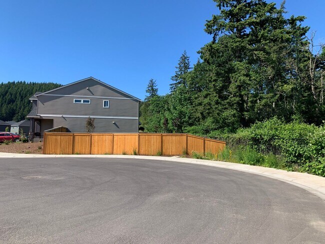 Building Photo - GORGEOUS 5BD, 3BA, 2-CAR GARAGE! AMENITIES...