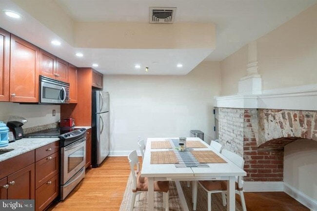 Building Photo - 50 N Front St