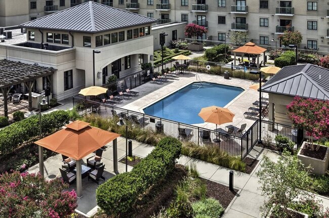 Building Photo - 3920 Sharon Rd