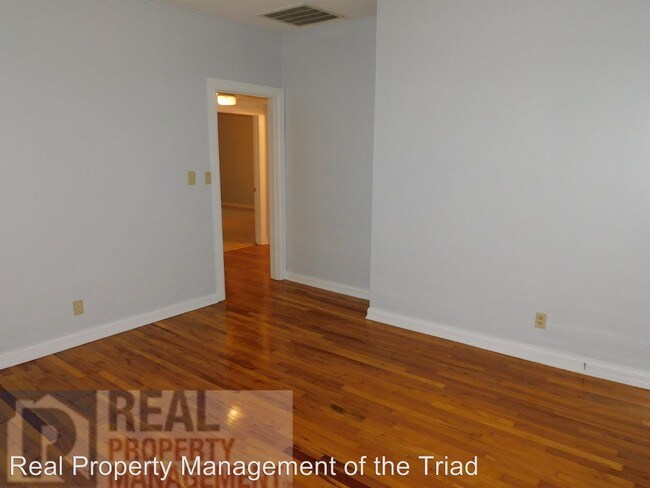 Building Photo - 3 br, 1 bath House - 2512 Yanceyville Street