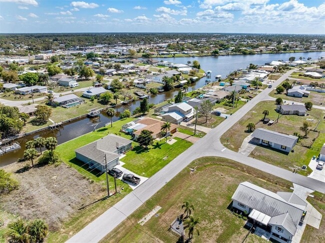 Building Photo - 2220 Broad Ranch Dr