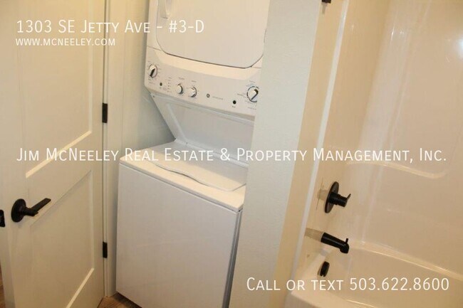 Building Photo - 1303 SE Jetty Ave