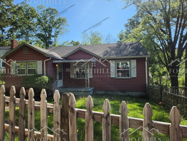Building Photo - 507 Rose Hill St