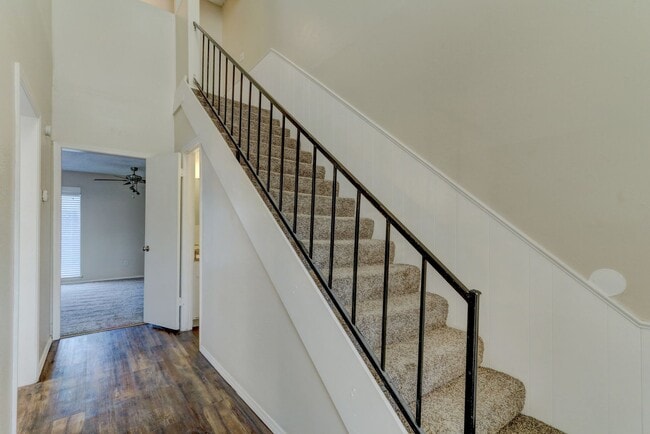 Building Photo - 3 bed 1.5 bath duplex in Midwest City