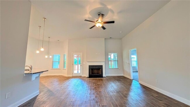 Building Photo - 6055 Creekside View Ln