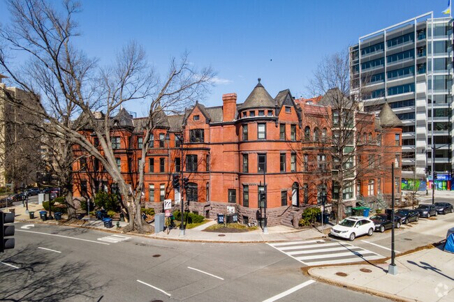 Primary Photo - 2205 K Street Apartments