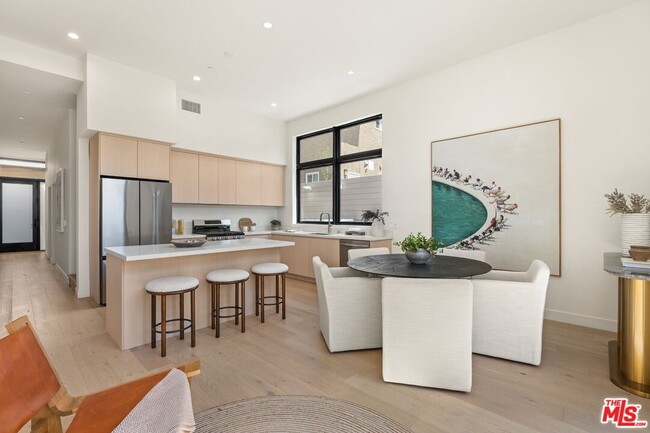 Building Photo - 3808 College Ave