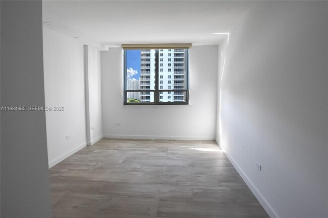 Building Photo - 801 Brickell Key Blvd